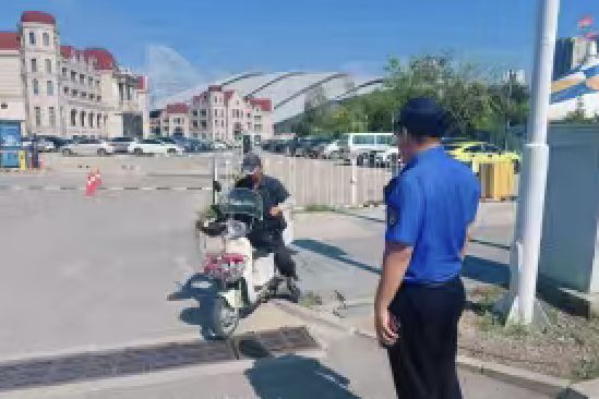 作为游客未至泰达“执法蓝”守护已到九游会登录j9入口大城细管、主动(图2)